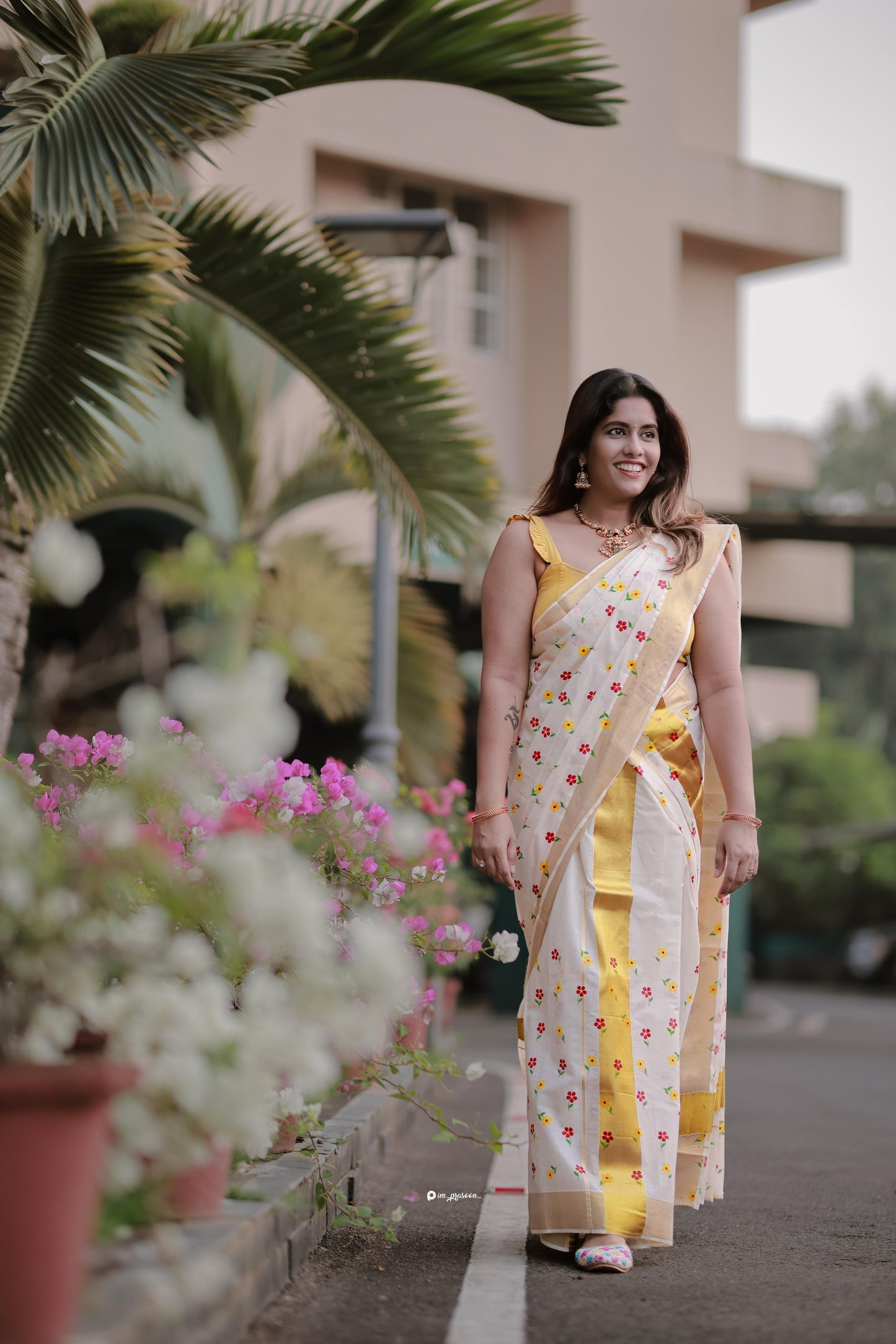 Micro flower golden kasavu cotton Set Mundu