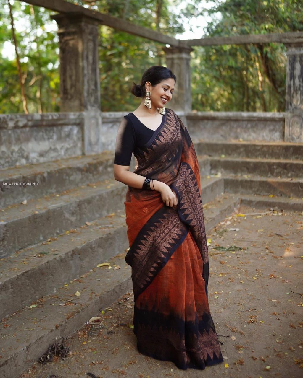 Black and Brown double side temple korvai cotton saree.